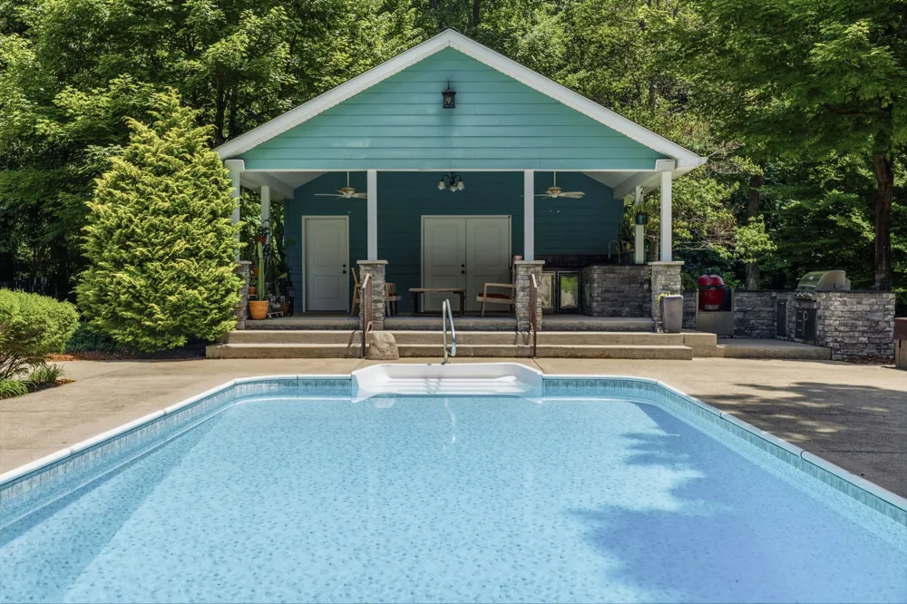 1766 Hunts Ln Bowling Green, KY 42103