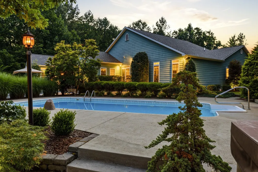 1766 Hunts Ln Bowling Green, KY 42103