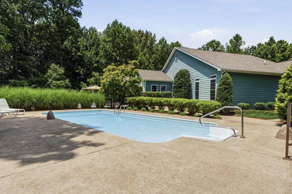 1766 Hunts Ln Bowling Green, KY 42103