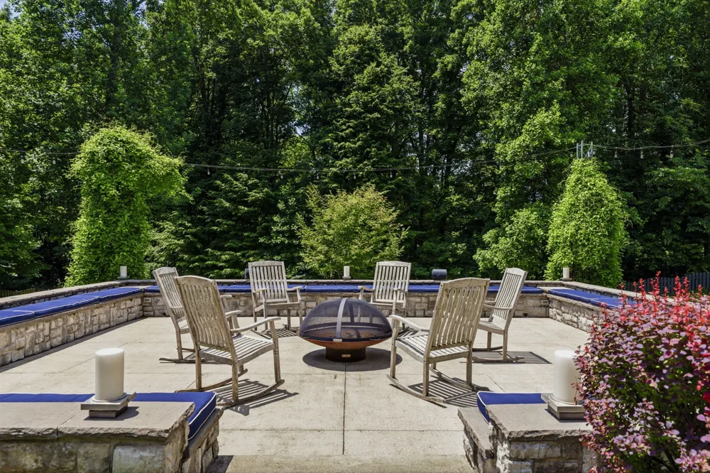 1766 Hunts Ln Bowling Green, KY 42103