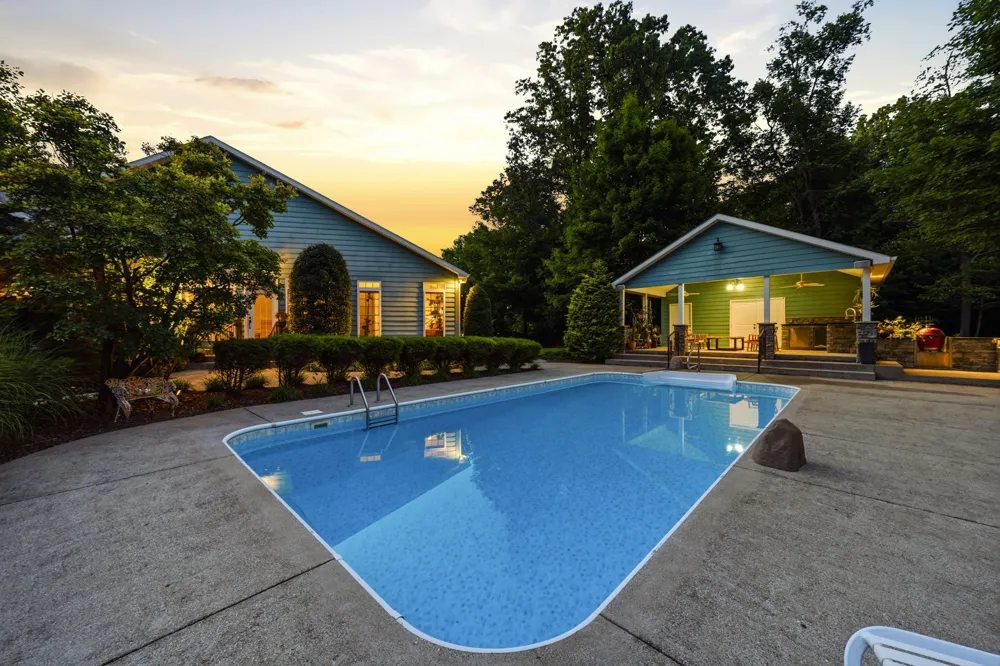 1766 Hunts Ln Bowling Green, KY 42103