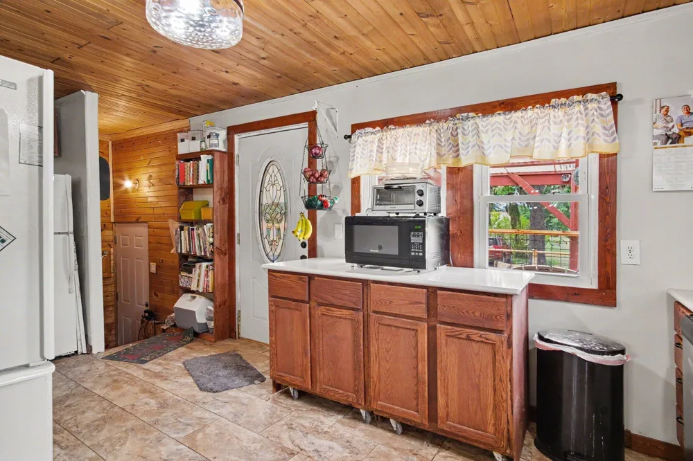 11539 Apple Avenue Moorland Township, MI 49451