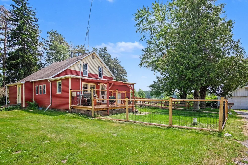 11539 Apple Avenue Moorland Township, MI 49451