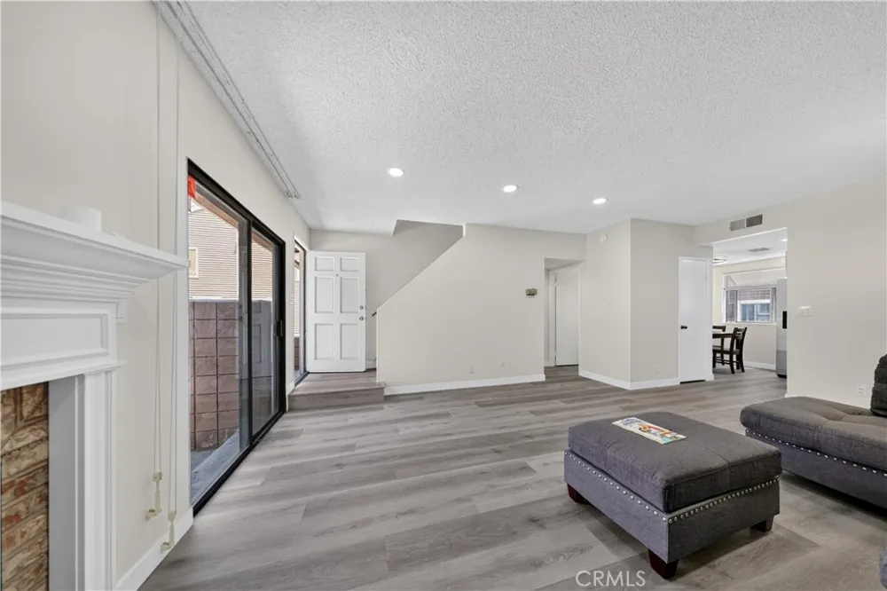 15125 Nordhoff #20 North Hills, CA 91343