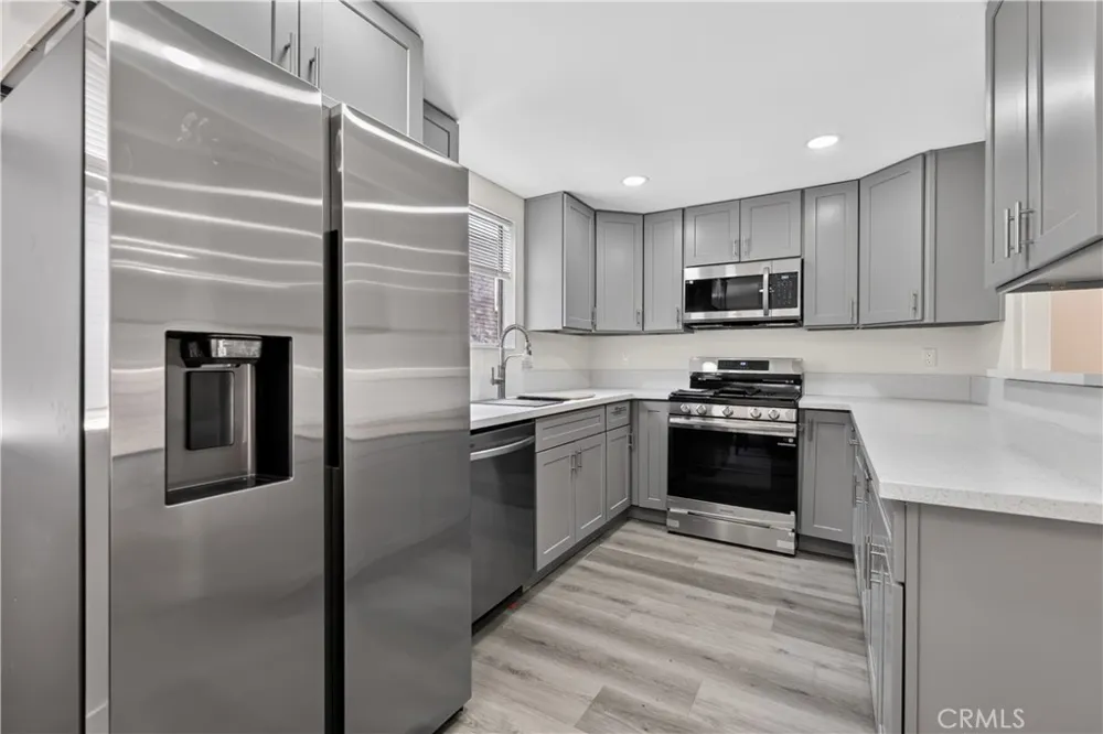 15125 Nordhoff #20 North Hills, CA 91343