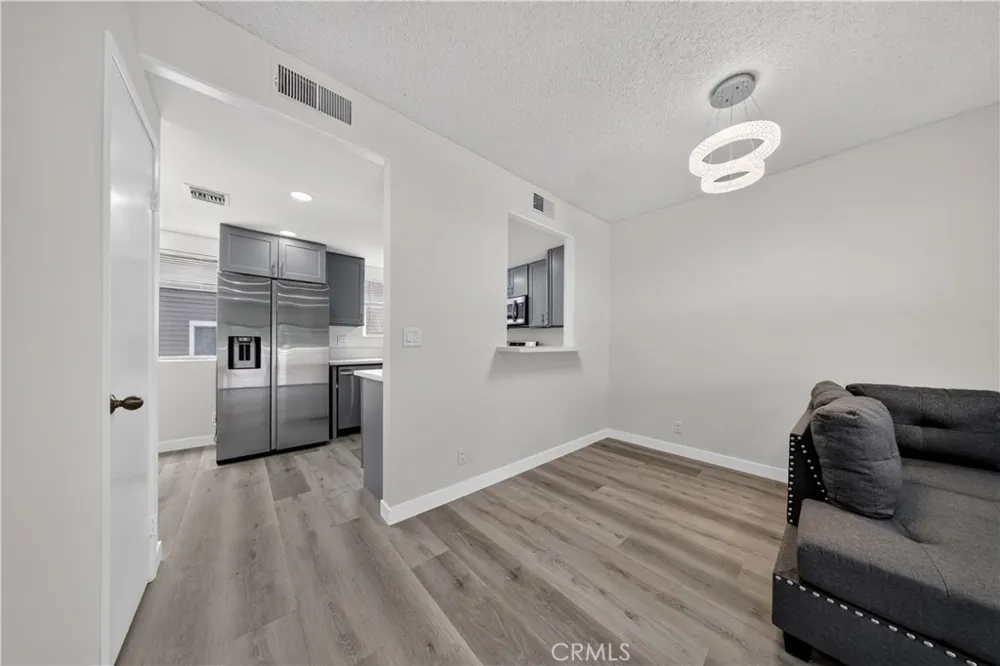 15125 Nordhoff #20 North Hills, CA 91343