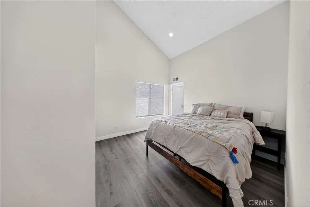 15125 Nordhoff #20 North Hills, CA 91343
