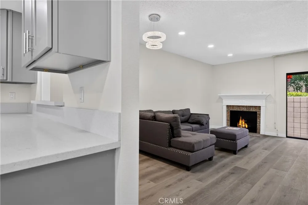 15125 Nordhoff #20 North Hills, CA 91343