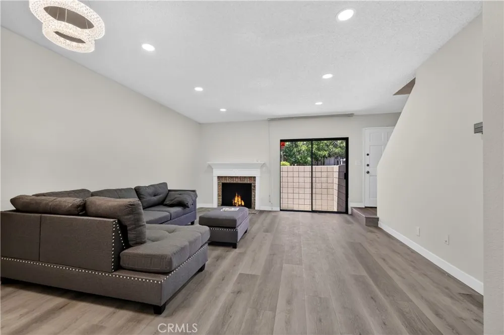 15125 Nordhoff #20 North Hills, CA 91343