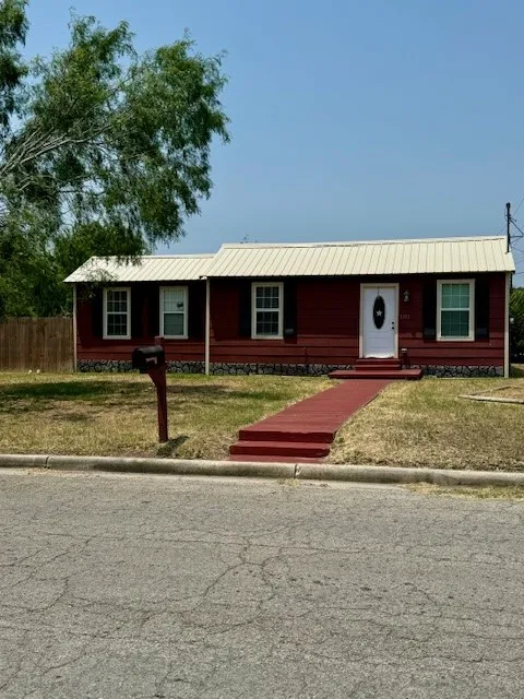 1313 Tyler Street Beeville, TX 78102
