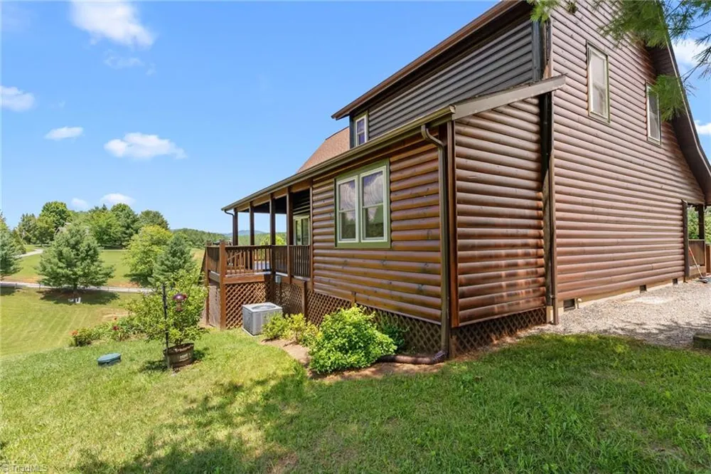 285 Black Bear Ridge Road Sparta, NC 28675