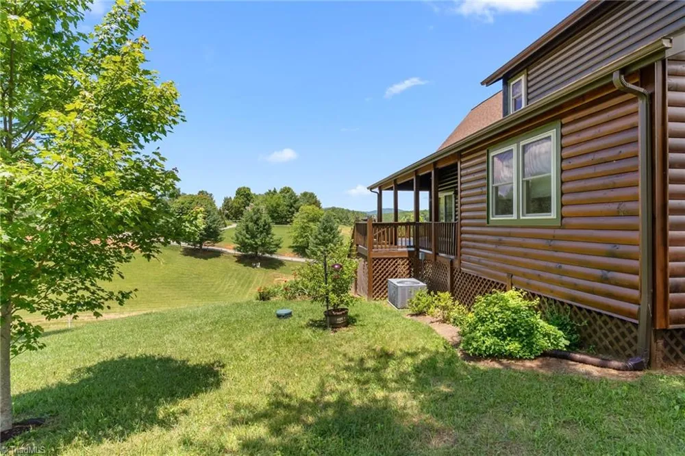 285 Black Bear Ridge Road Sparta, NC 28675
