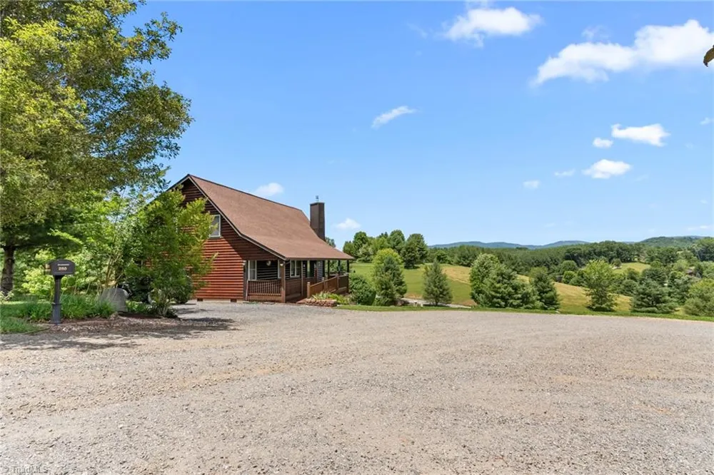 285 Black Bear Ridge Road Sparta, NC 28675