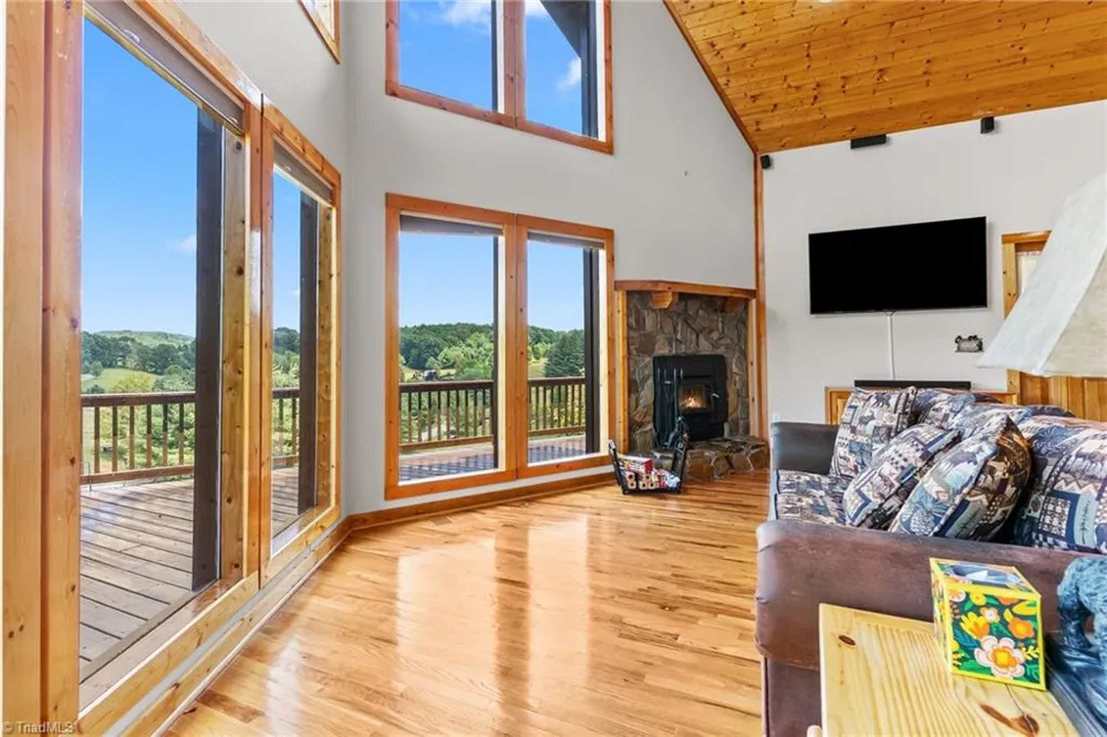 285 Black Bear Ridge Road Sparta, NC 28675