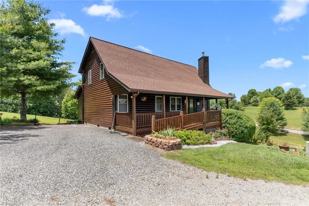 285 Black Bear Ridge Road Sparta, NC 28675