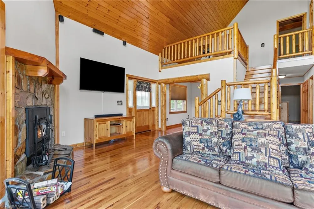 285 Black Bear Ridge Road Sparta, NC 28675