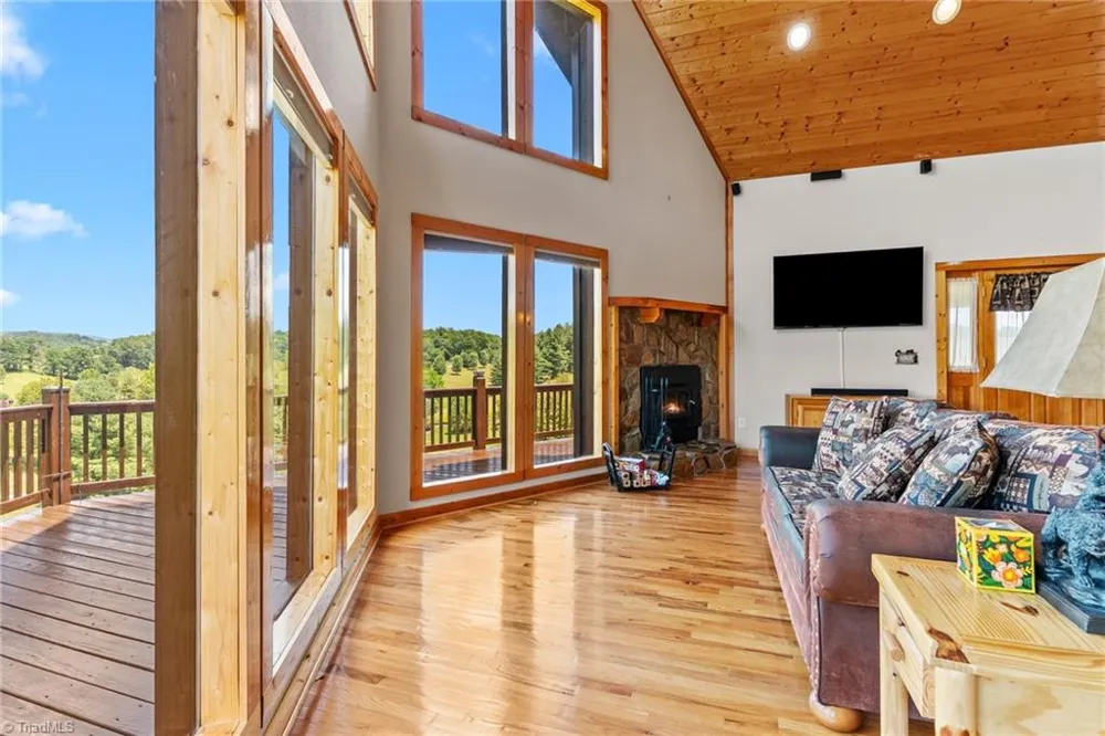 285 Black Bear Ridge Road Sparta, NC 28675