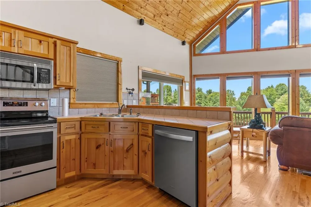 285 Black Bear Ridge Road Sparta, NC 28675