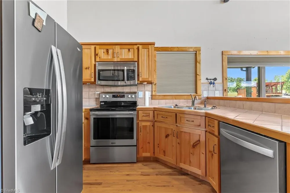285 Black Bear Ridge Road Sparta, NC 28675