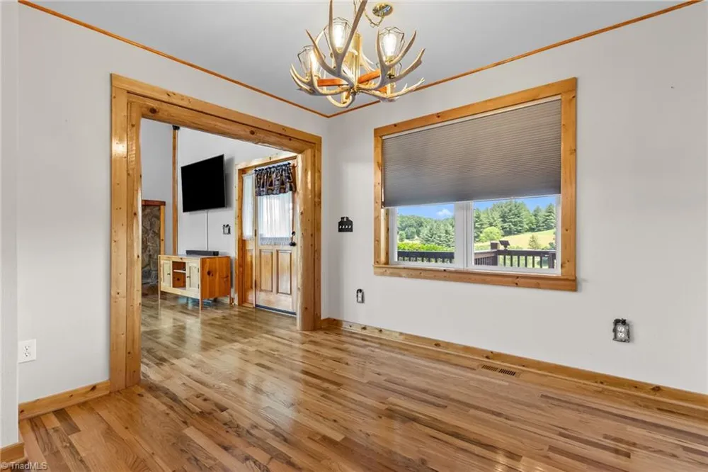 285 Black Bear Ridge Road Sparta, NC 28675