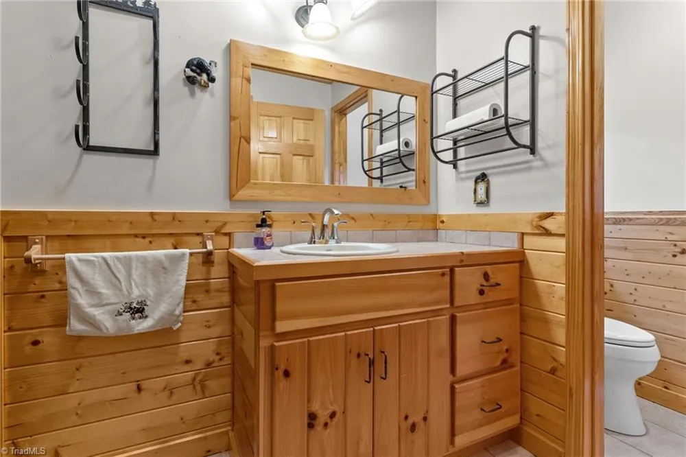 285 Black Bear Ridge Road Sparta, NC 28675