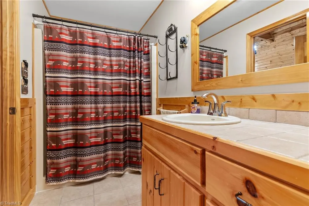 285 Black Bear Ridge Road Sparta, NC 28675