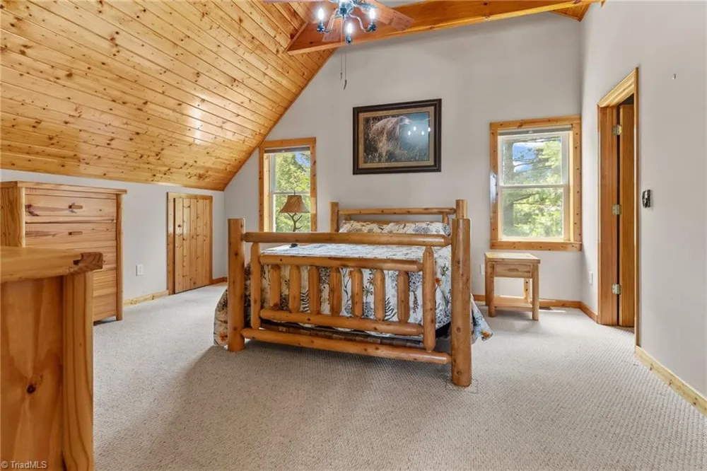 285 Black Bear Ridge Road Sparta, NC 28675