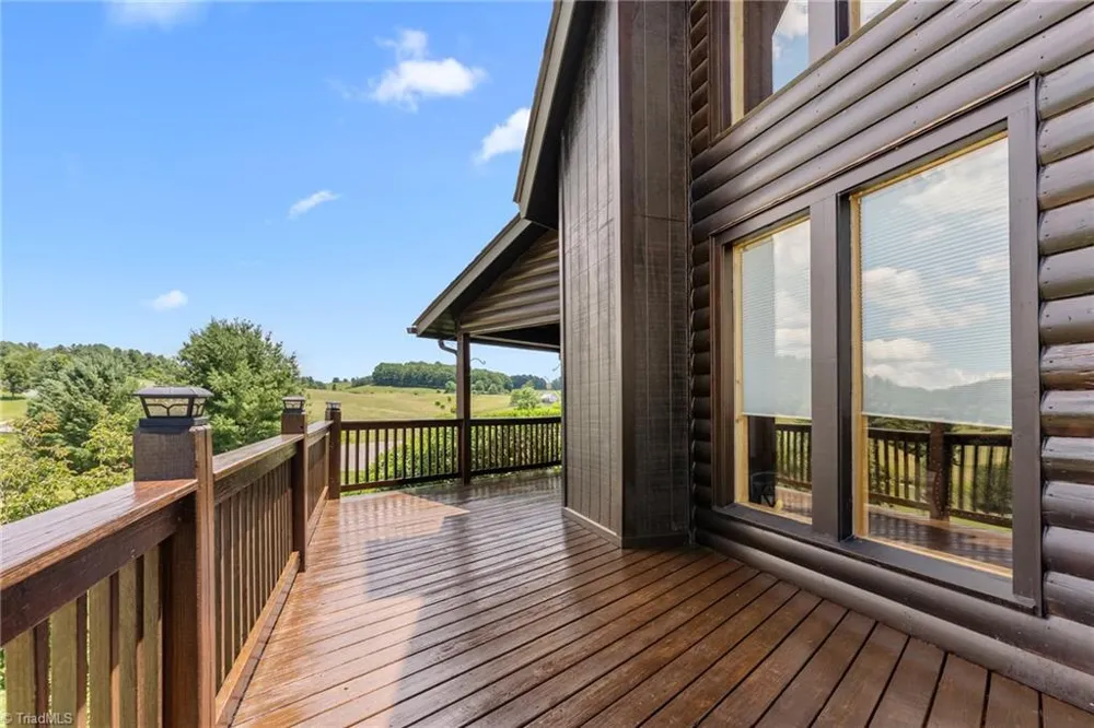 285 Black Bear Ridge Road Sparta, NC 28675