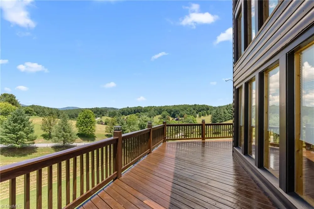 285 Black Bear Ridge Road Sparta, NC 28675