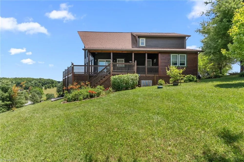 285 Black Bear Ridge Road Sparta, NC 28675