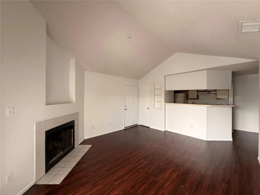232 AFTON SQUARE #309 Altamonte Springs, FL 32714