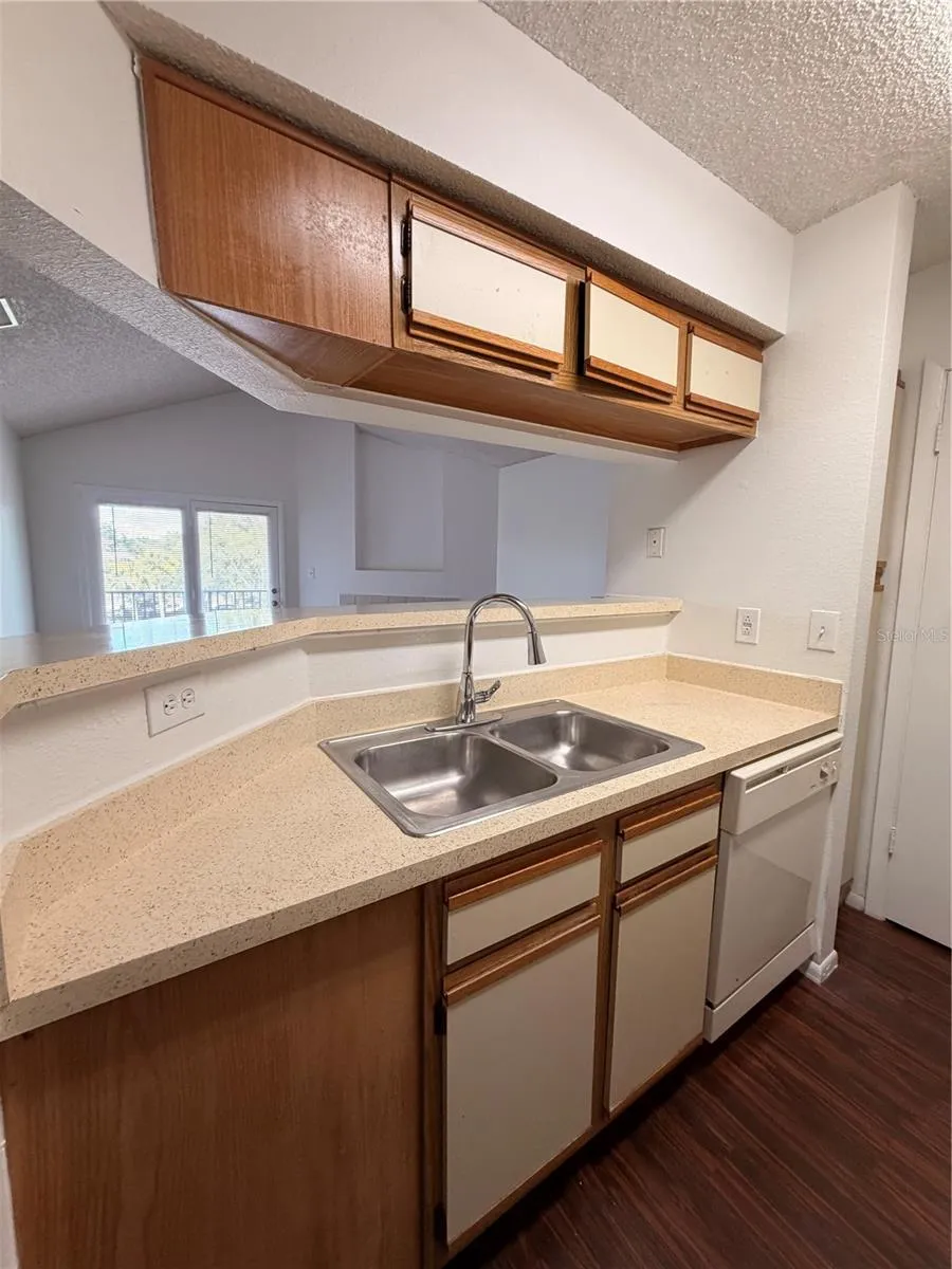 232 AFTON SQUARE #309 Altamonte Springs, FL 32714