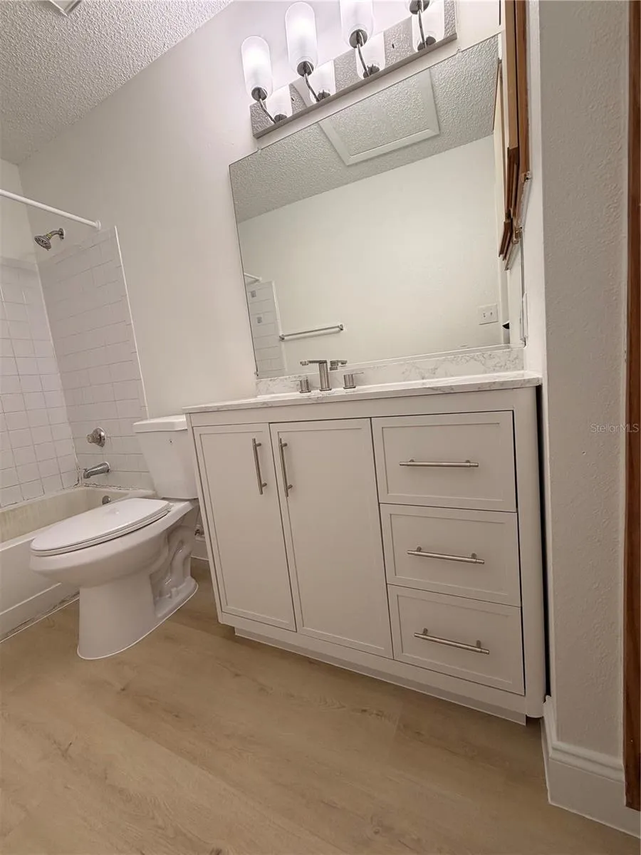 232 AFTON SQUARE #309 Altamonte Springs, FL 32714
