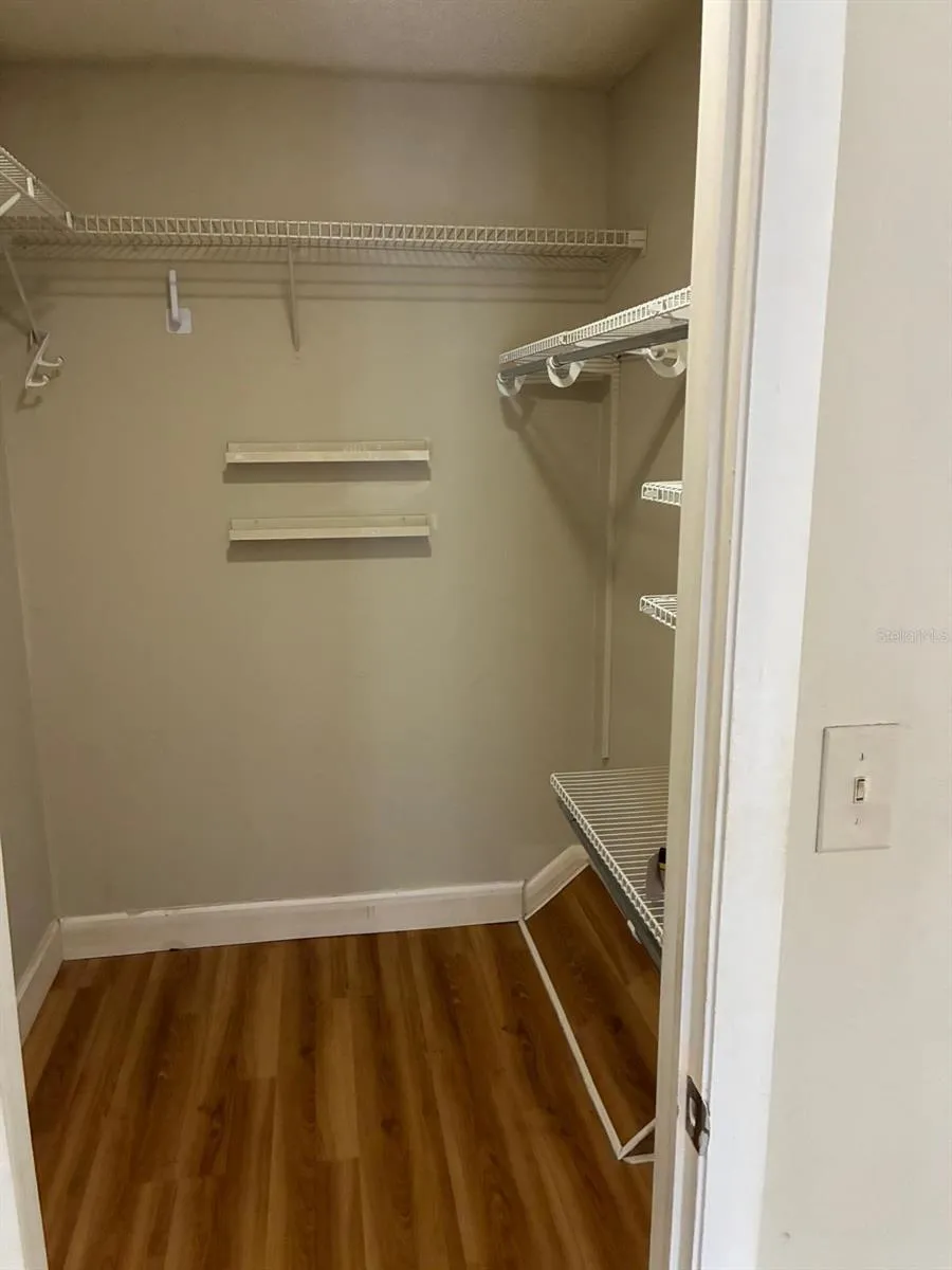 4361 SHADOW CREST PLACE #32-3 Orlando, FL 32811