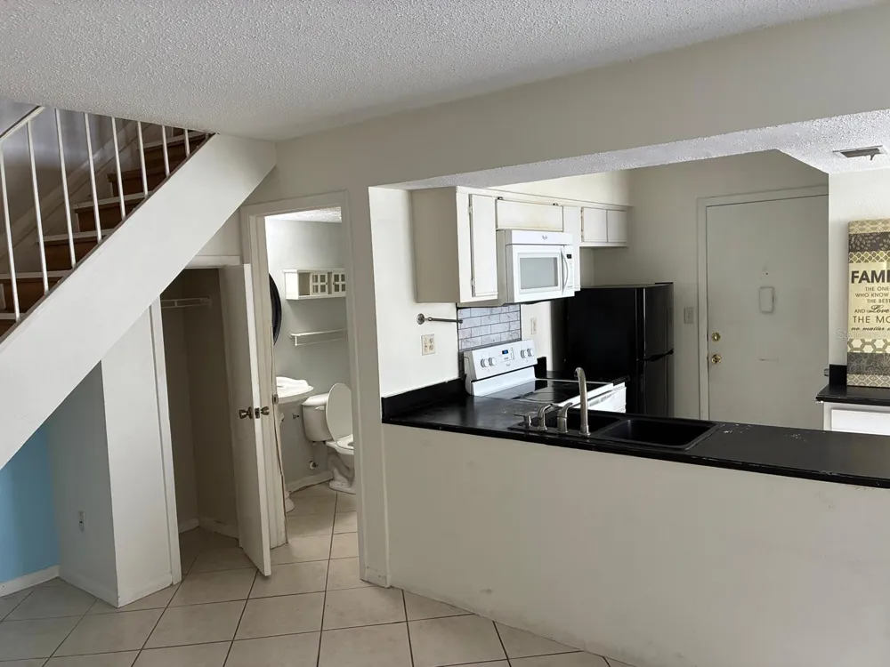 4361 SHADOW CREST PLACE #32-3 Orlando, FL 32811