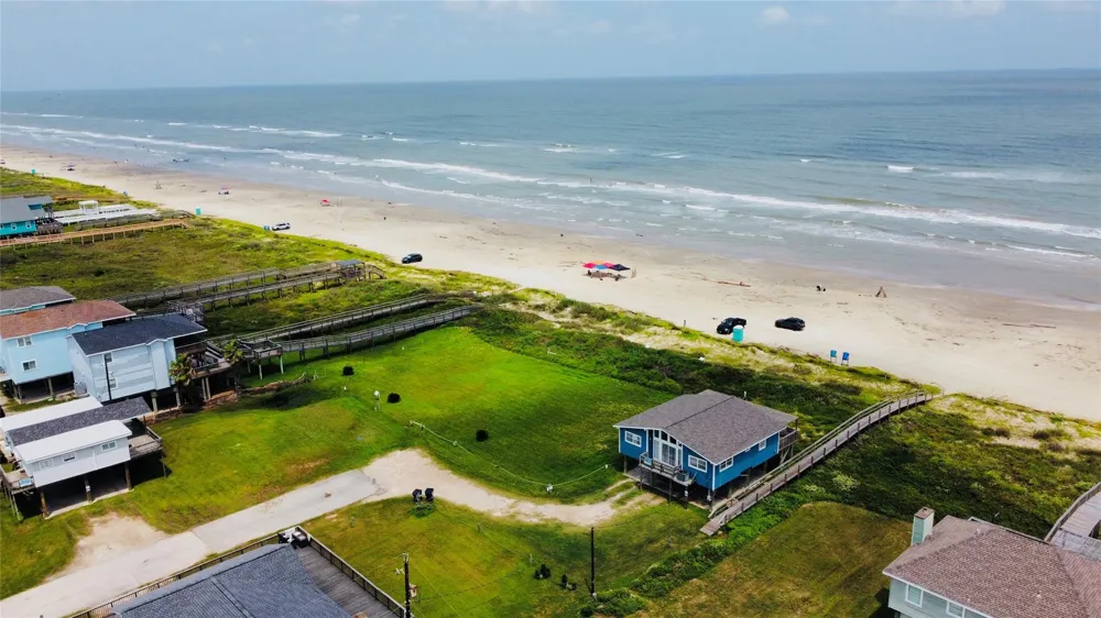 101 Nesmith Place Surfside Beach, TX 77541