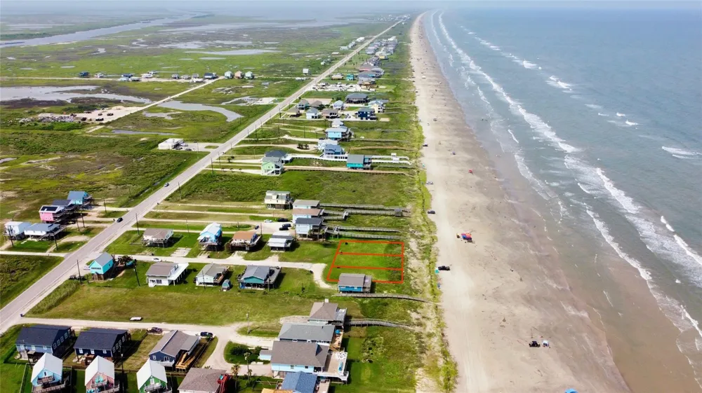 101 Nesmith Place Surfside Beach, TX 77541