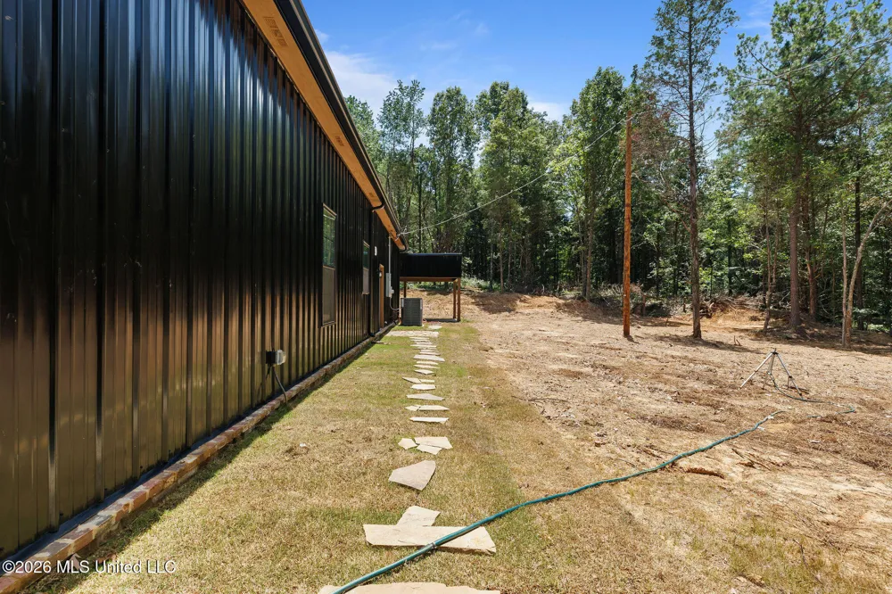 70 Wall Hill Farms Byhalia, MS 38611