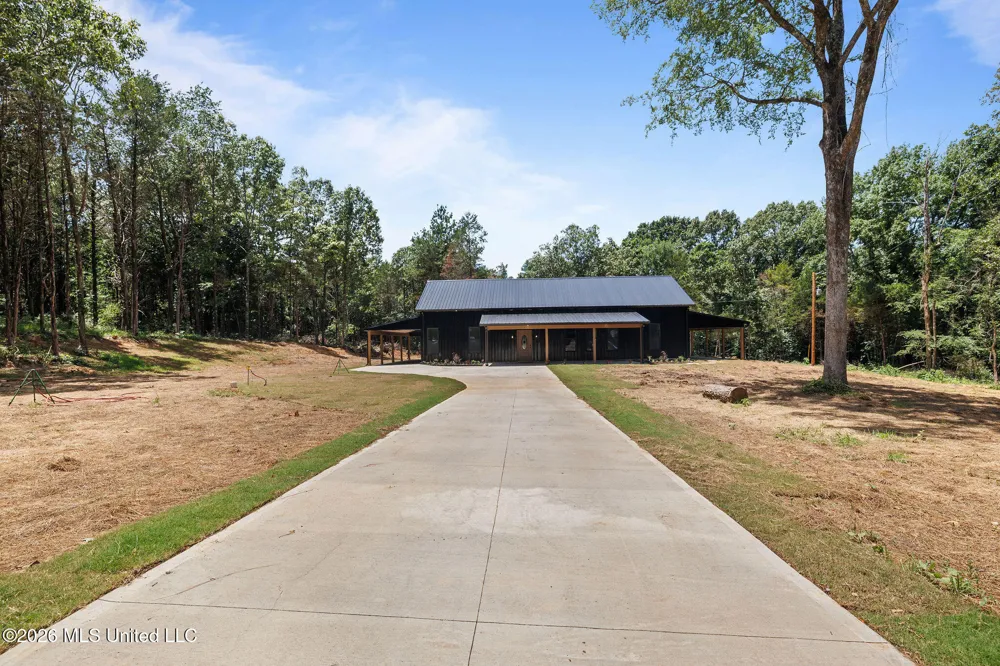 70 Wall Hill Farms Byhalia, MS 38611