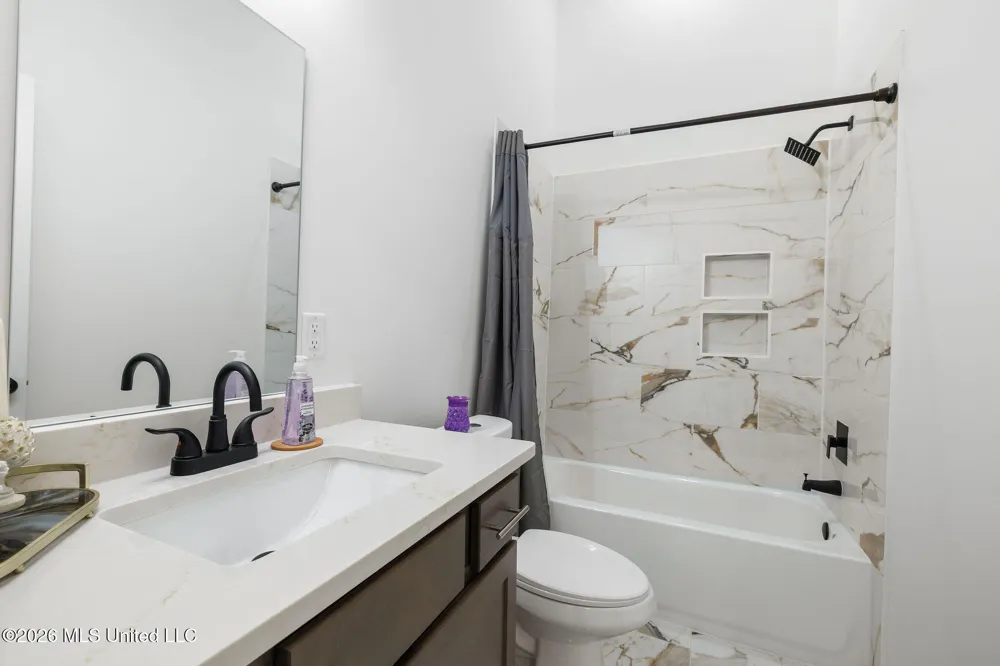 70 Wall Hill Farms Byhalia, MS 38611