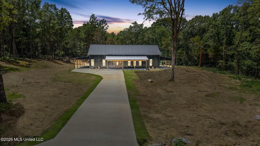 70 Wall Hill Farms Byhalia, MS 38611