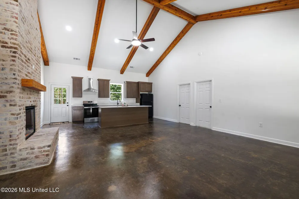 70 Wall Hill Farms Byhalia, MS 38611