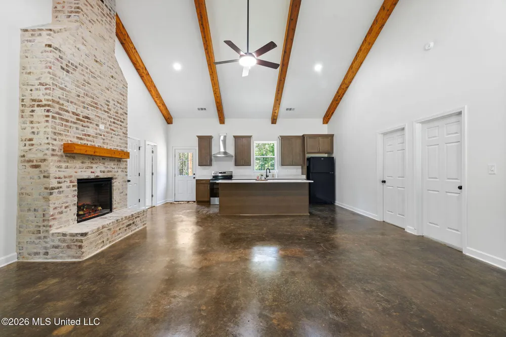 70 Wall Hill Farms Byhalia, MS 38611