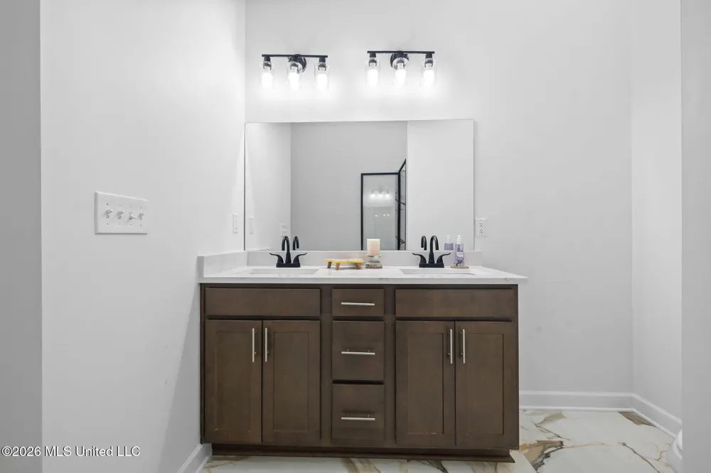 70 Wall Hill Farms Byhalia, MS 38611