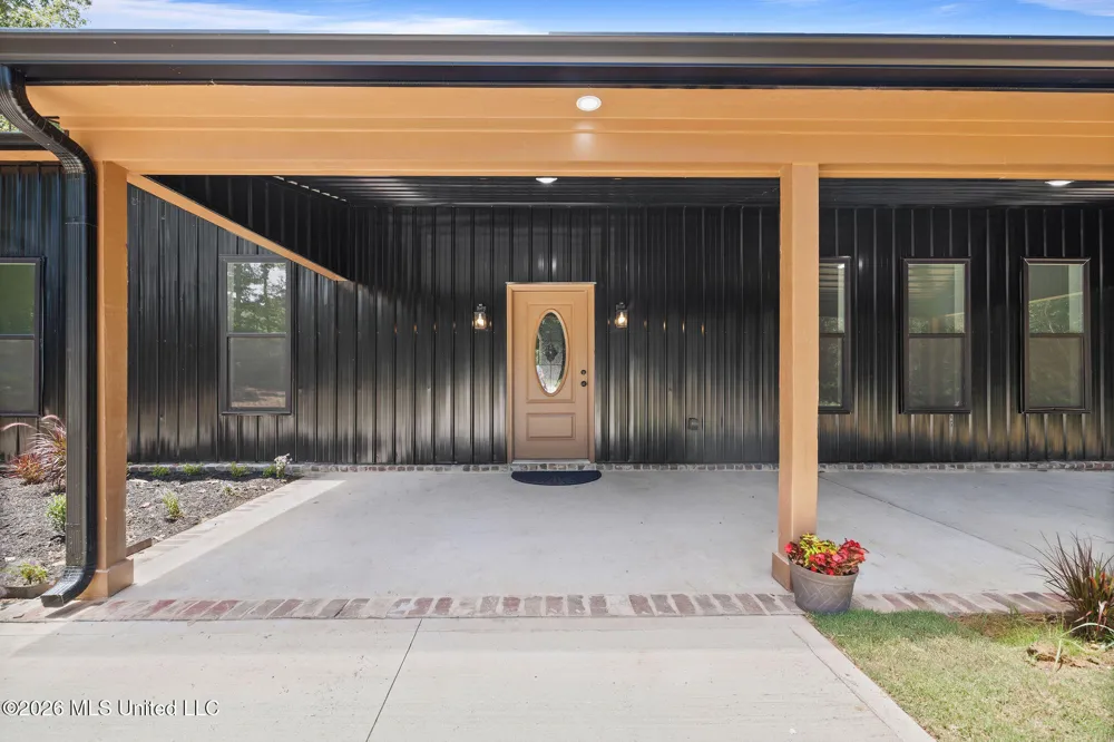 70 Wall Hill Farms Byhalia, MS 38611