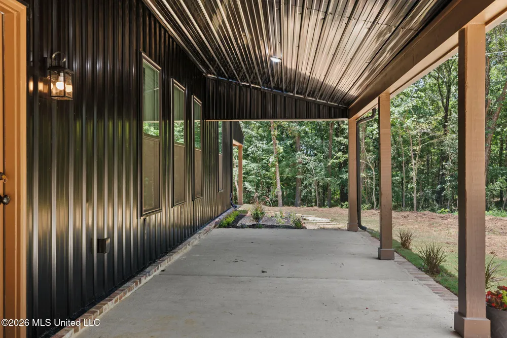 70 Wall Hill Farms Byhalia, MS 38611