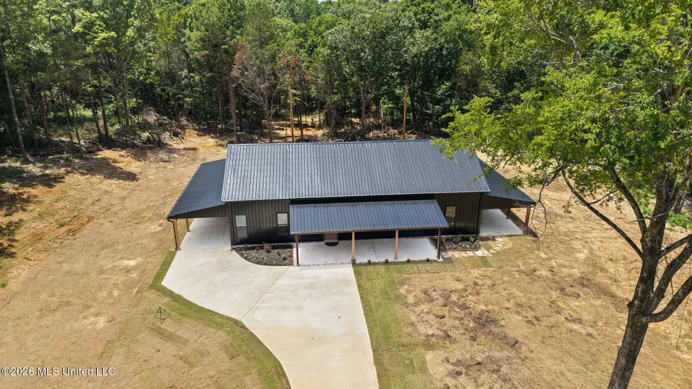 70 Wall Hill Farms Byhalia, MS 38611
