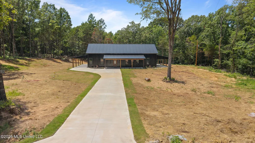 70 Wall Hill Farms Byhalia, MS 38611