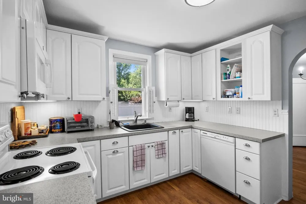 120 LEJUNE Cinnaminson, NJ 08077