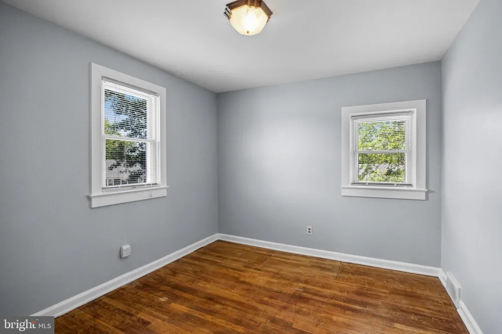 120 LEJUNE Cinnaminson, NJ 08077